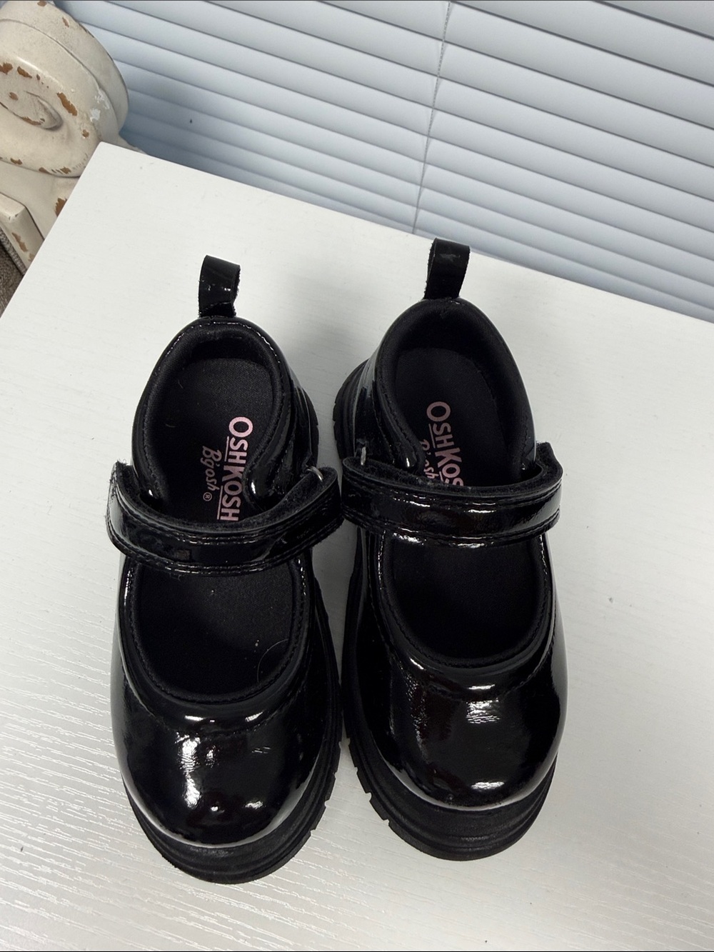 OshKosh B'gosh Black Patent Mary Jane Hook-and-Loop Shoes